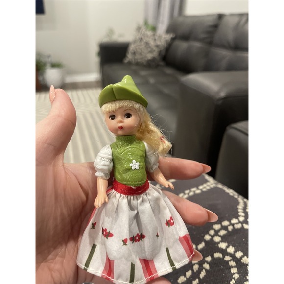 McDonalds Happy Meal Toy Madame Alexander Gretel Doll Bavarian Girl Grimm 2010 - Picture 1 of 2
